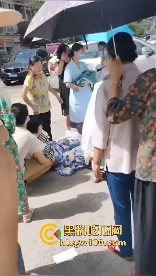 海南孕妇突然临产，围观群众路人见其纷纷帮忙，孩子顺利出生！！！  第9张
