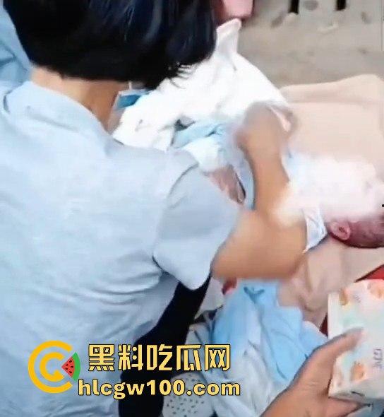 海南孕妇突然临产，围观群众路人见其纷纷帮忙，孩子顺利出生！！！  第10张