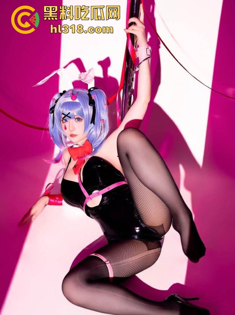 二次元福利coser【星之迟迟】最新之作，化身初音未来女战士，长腿黑丝诱人无比，大尺度拍摄，极致诱惑！  第3张