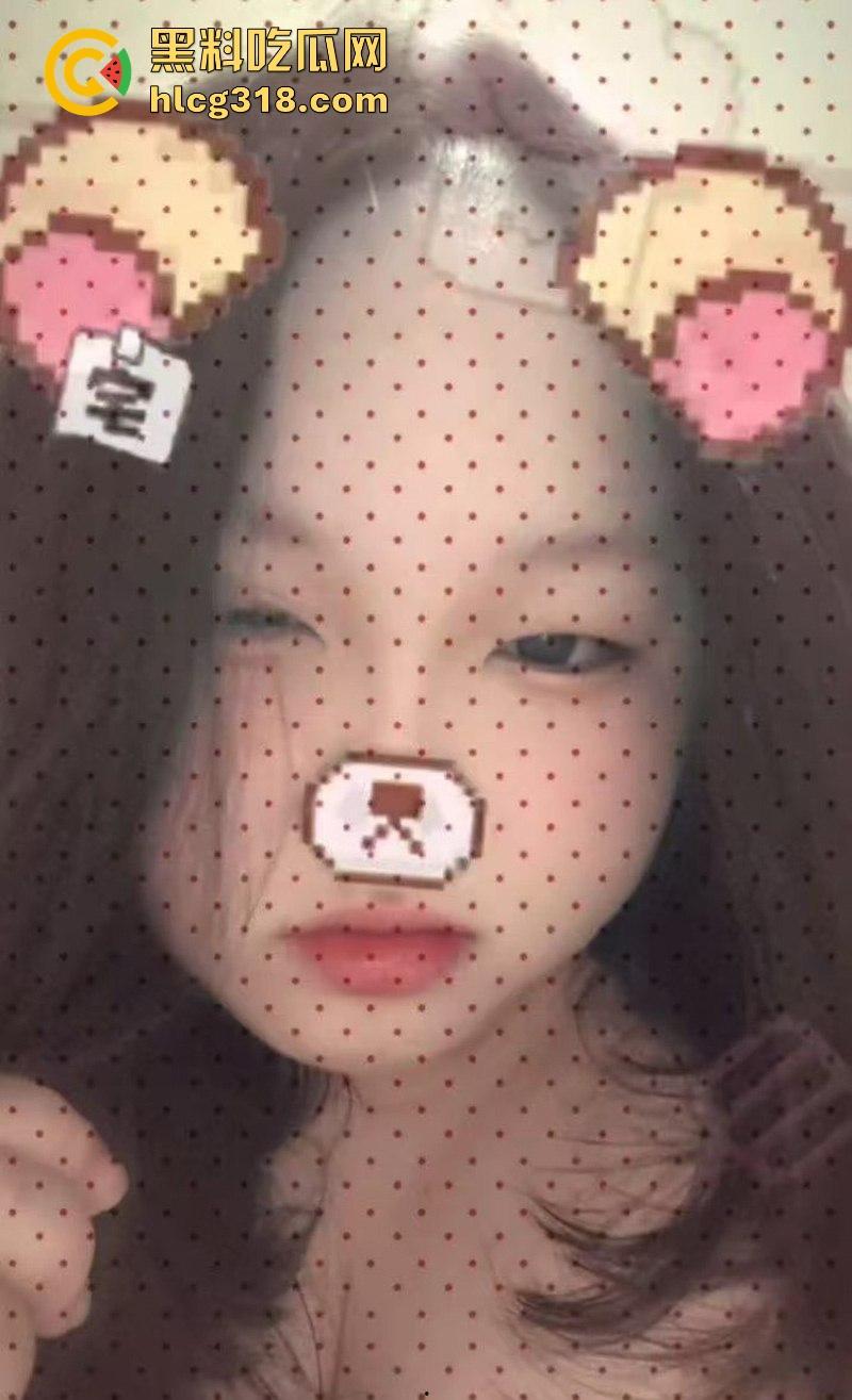 浙江金华韩小骚货【林依依】抖音【超想吃芋泥诶】自慰视频曝光，童颜巨乳自慰骚穴白浆拉丝极为骚浪！  第5张