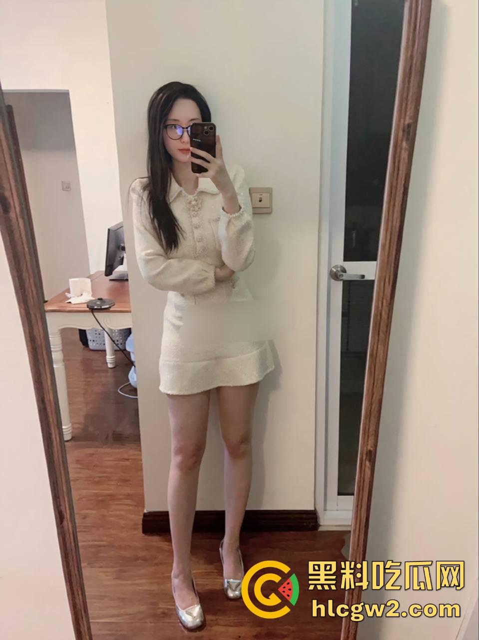 河北极品九头身美腿少妇【史若曦】狐媚眼小三相，满分颜值被土豪包养性爱自拍独家流出！  第5张