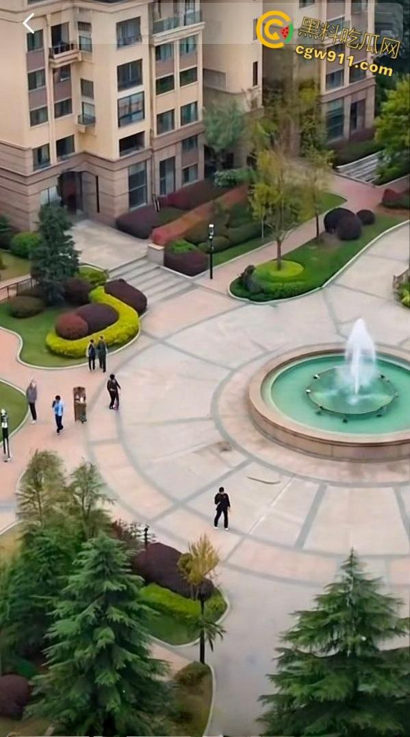 安平公园怡景城小区，当场撞见老公与小三赤身裸体纠缠，现场尴尬混乱不堪，带你直击超火爆的捉奸第一现场！  第1张