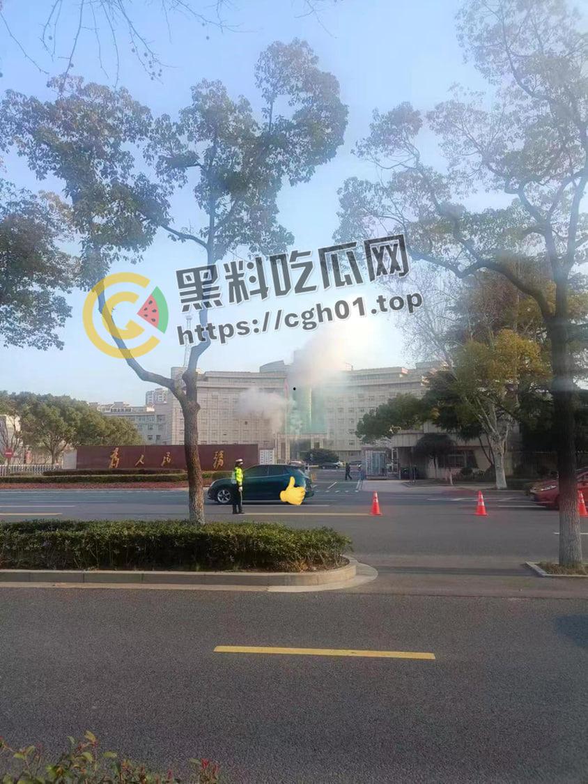 惊天大瓜！张家港市政府被炸 犯人【袁剑虹】留信要求严惩贪官  被封禁视频流出 第2张