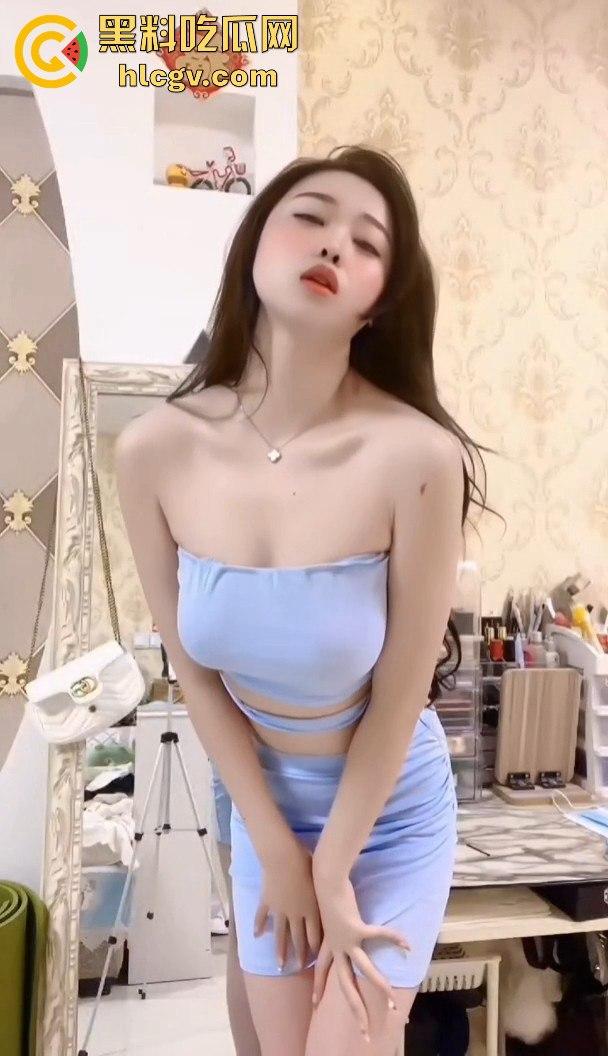 极品精神小妹情趣制服抖奶舞，卫生间里抖到飞起！付费看奶，白嫖看骚谁不冲？  第13张