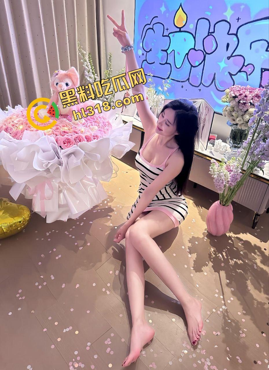 B站御姐网红『林小元』与金主调教视频流出，露脸口交爆操直播能装，床上才见真章大哥每分钱都花得值！  第2张