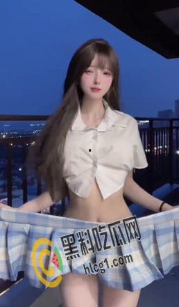 抖音140w粉丝网红小马漫漫，风骚御姐黑丝包臀裙渔网袜 乳沟露出土豪定制 劲爆热舞大尺度视频流出  第2张