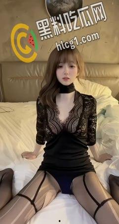 抖音140w粉丝网红小马漫漫，风骚御姐黑丝包臀裙渔网袜 乳沟露出土豪定制 劲爆热舞大尺度视频流出  第10张