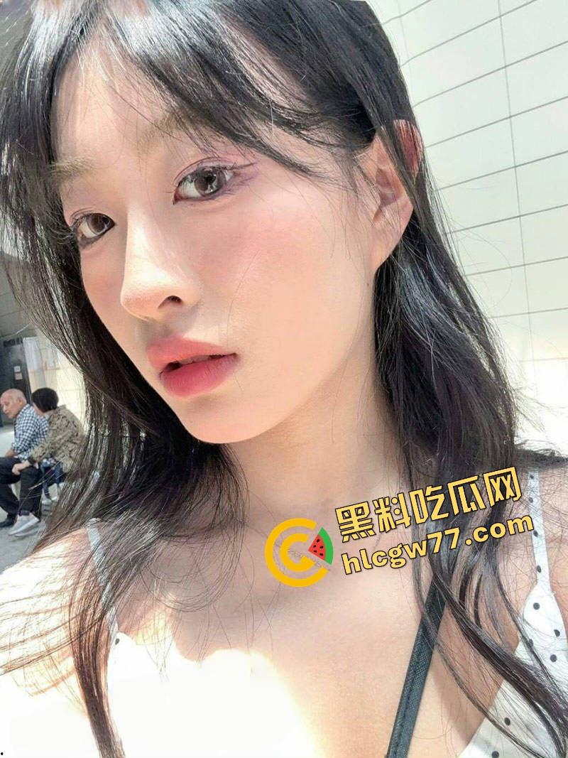 舔狗追了俩学期，她男友早就用手机拍完炮片，无锡职院校花【方诗蕊】的清纯滤镜碎成渣！  第3张