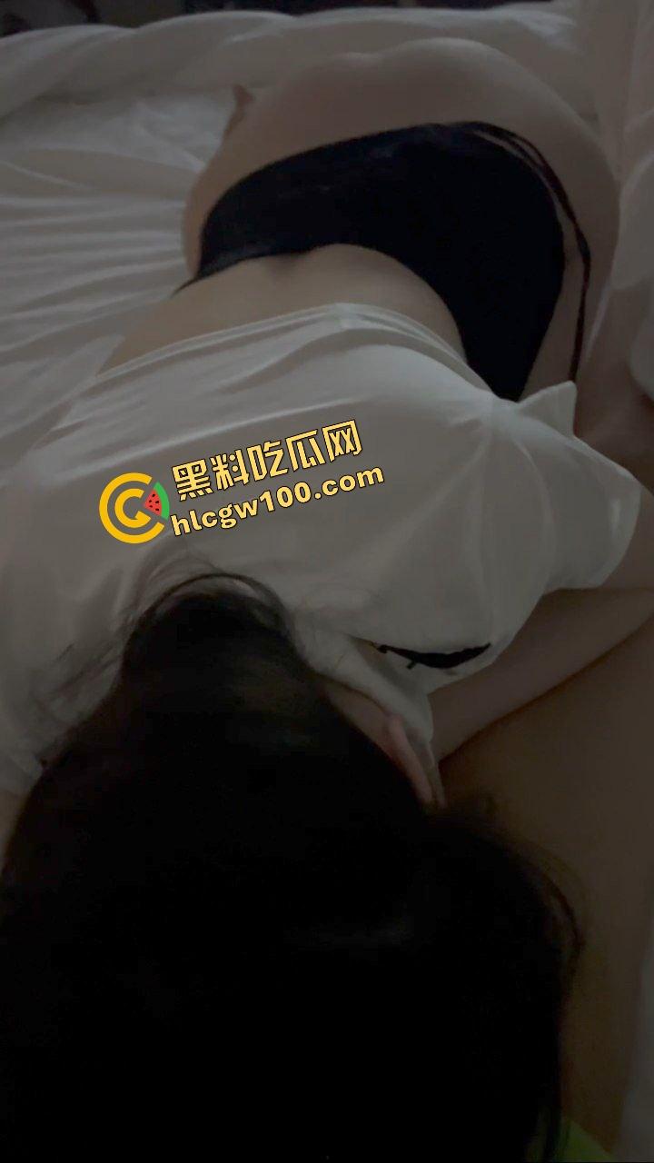 广东湛江反差人妻骚母狗【田芊羽】肉便器深喉吸鸡，大白臀全自动榨精后入！独家曝光流出！  第5张