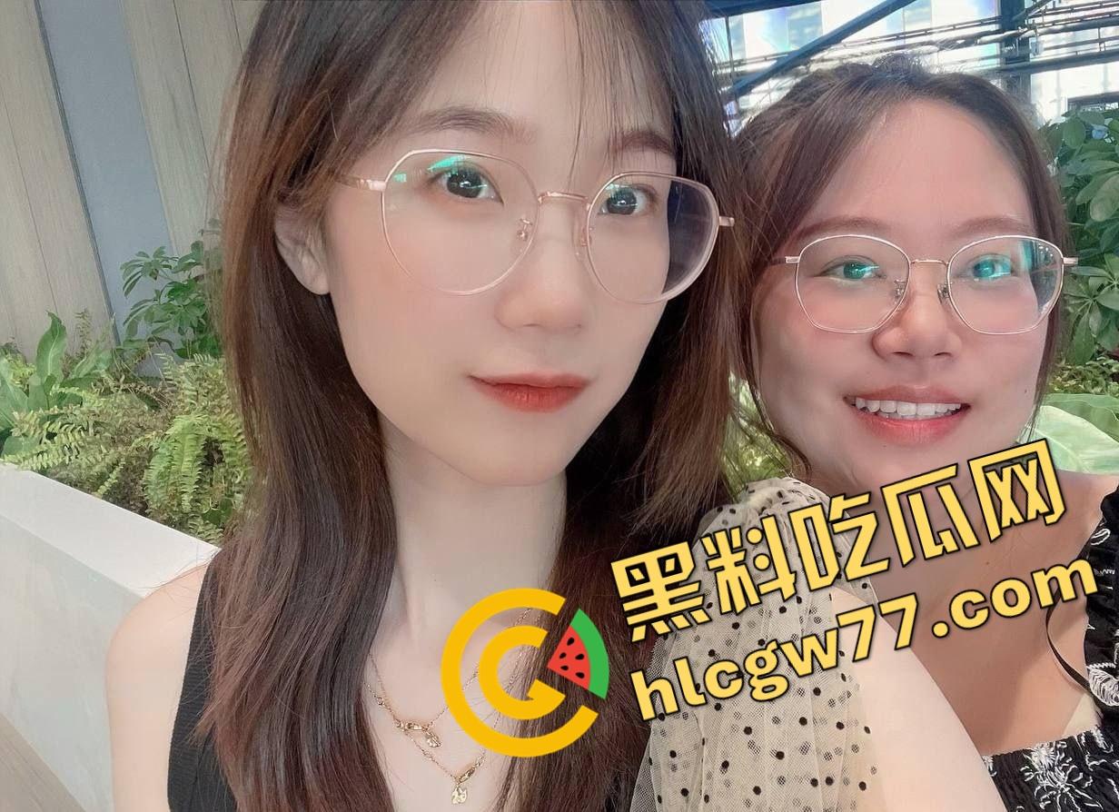 天津眼镜妹前后夹击视频大曝光！清纯小甜妹私下黑丝SM多P玩疯，男友求着要当绿帽！  第1张