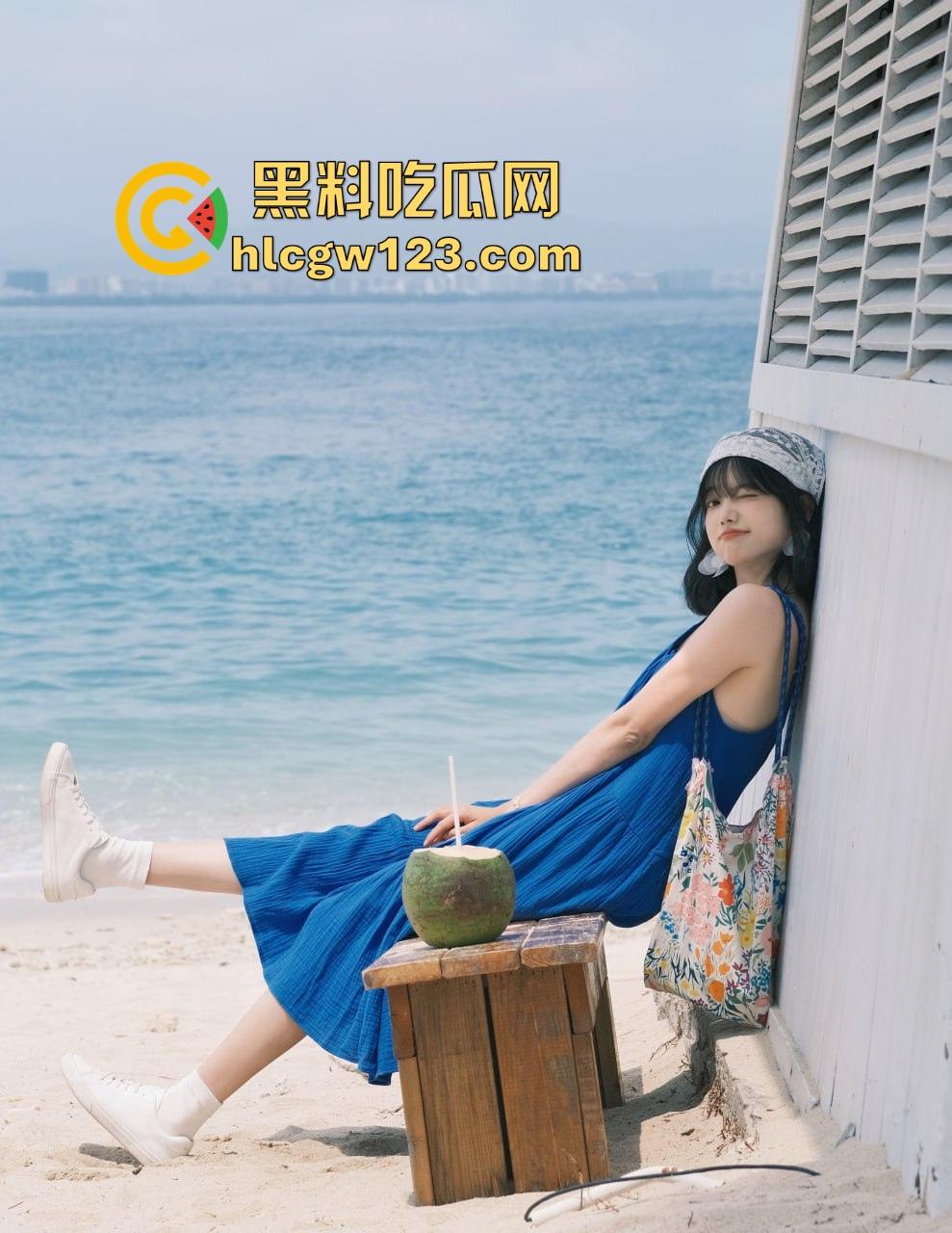 饥渴哥海边发情 与老婆水中调情疯狂扣逼 哥们是要打海炮吗？  第1张