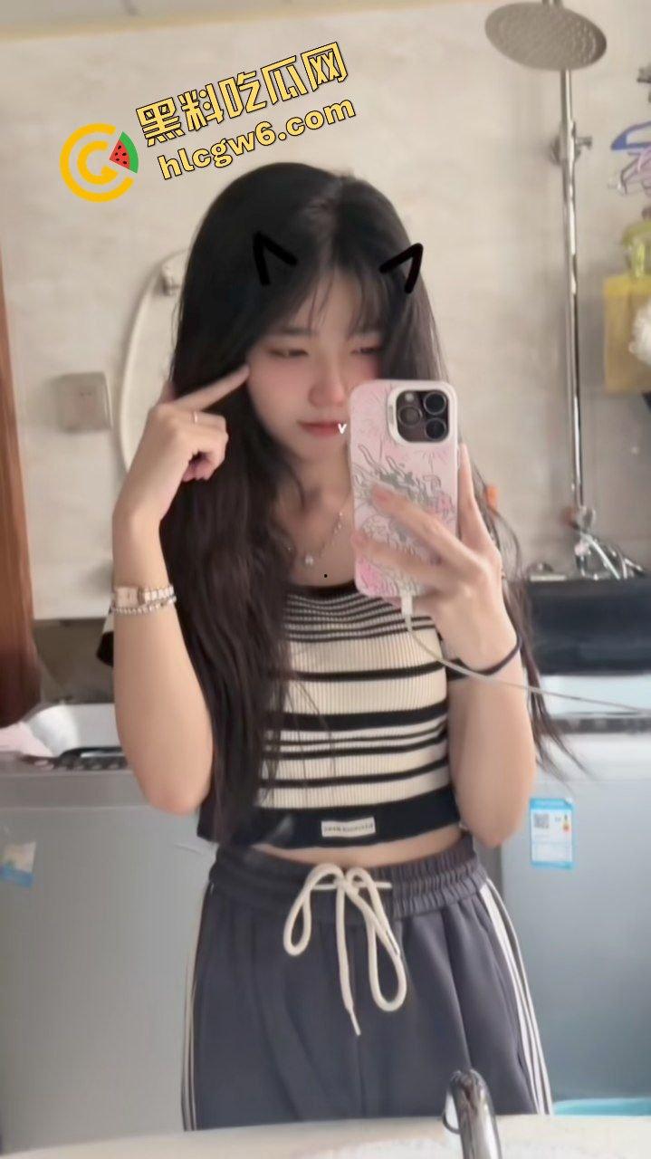 湖南邵阳学院清纯甜妹细腰炮台『戴佳怡』全自动骚臀小骚逼 主动抽插金主鸡巴！原创独家曝光流出！  第2张