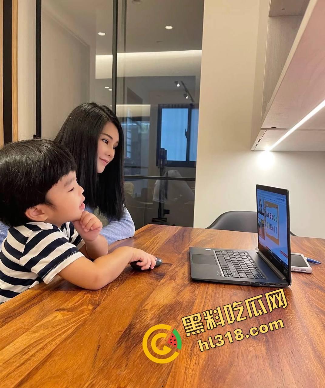 重庆34岁保姆『刘晓琳』带娃做饭都不算啥，黑丝肉丝做爱play姿势花样百出，熟妇味把人拿捏了！  第6张