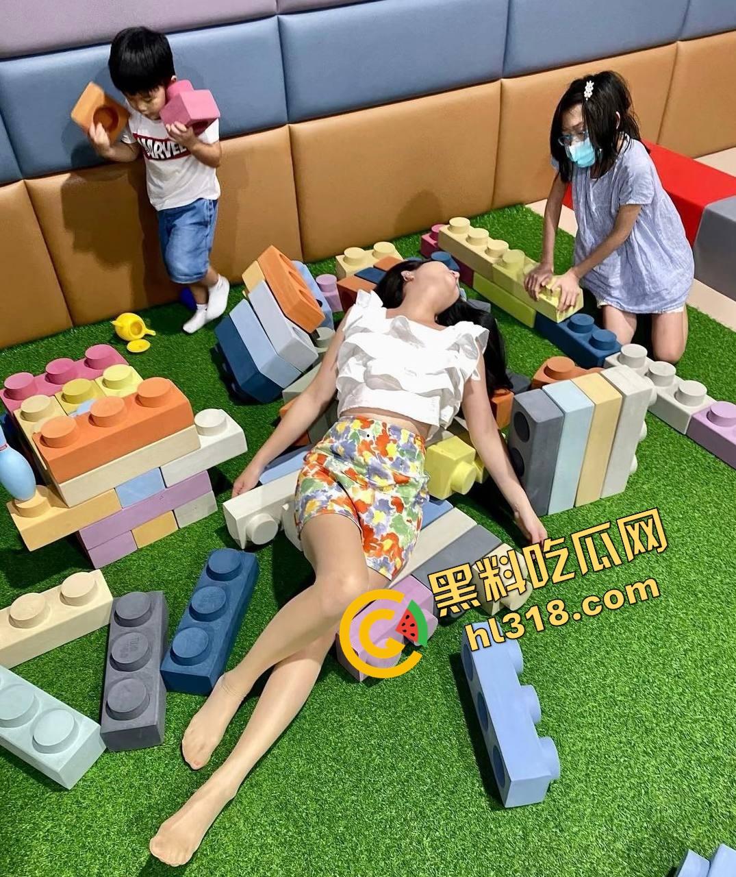 重庆34岁保姆『刘晓琳』带娃做饭都不算啥，黑丝肉丝做爱play姿势花样百出，熟妇味把人拿捏了！  第14张