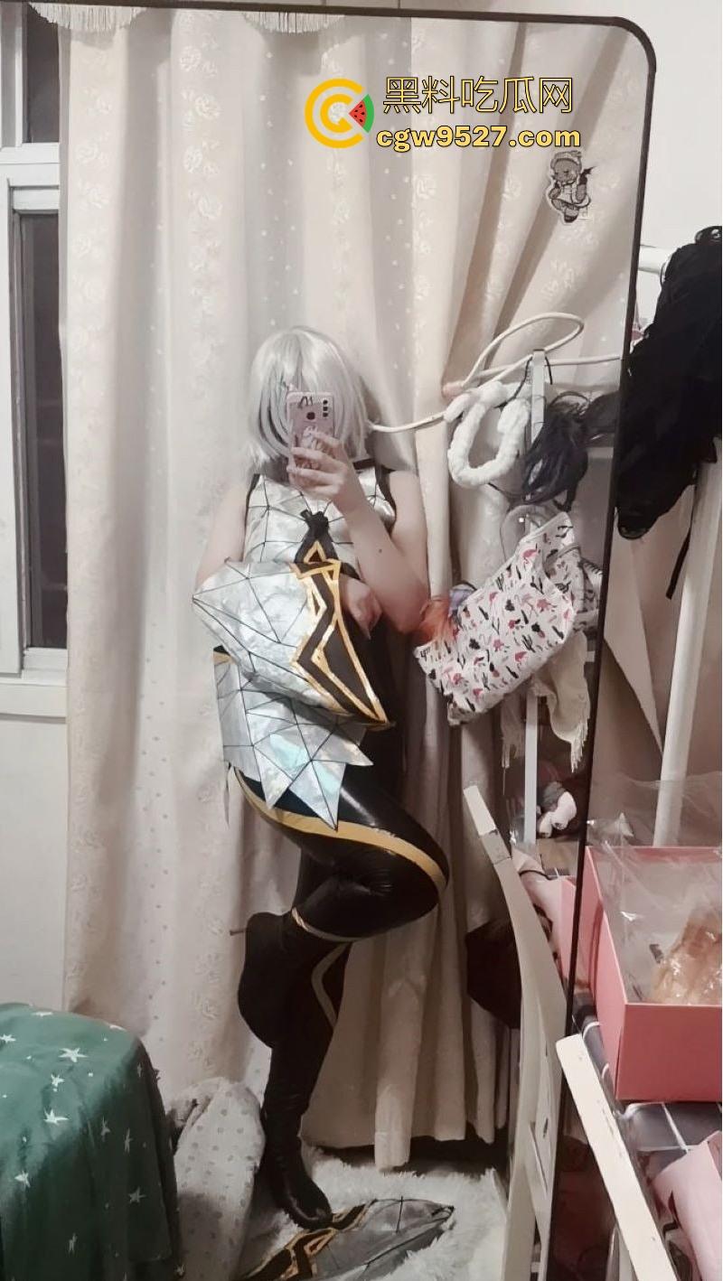 福利姬【沐沐酱】Cos王者荣耀东方镜原皮，嫩穴在镜头前肆意展示，完美还原角色魅惑气质跟奶子！  第1张