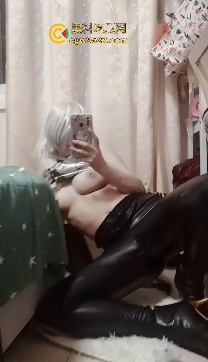 福利姬【沐沐酱】Cos王者荣耀东方镜原皮，嫩穴在镜头前肆意展示，完美还原角色魅惑气质跟奶子！  第8张