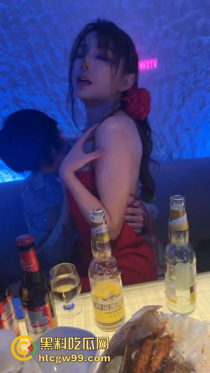 玩归玩闹归闹夜店里面别拍照！大城市夜店精彩瞬间流出，都是极品身材的骚货，还是你们会玩！  第10张