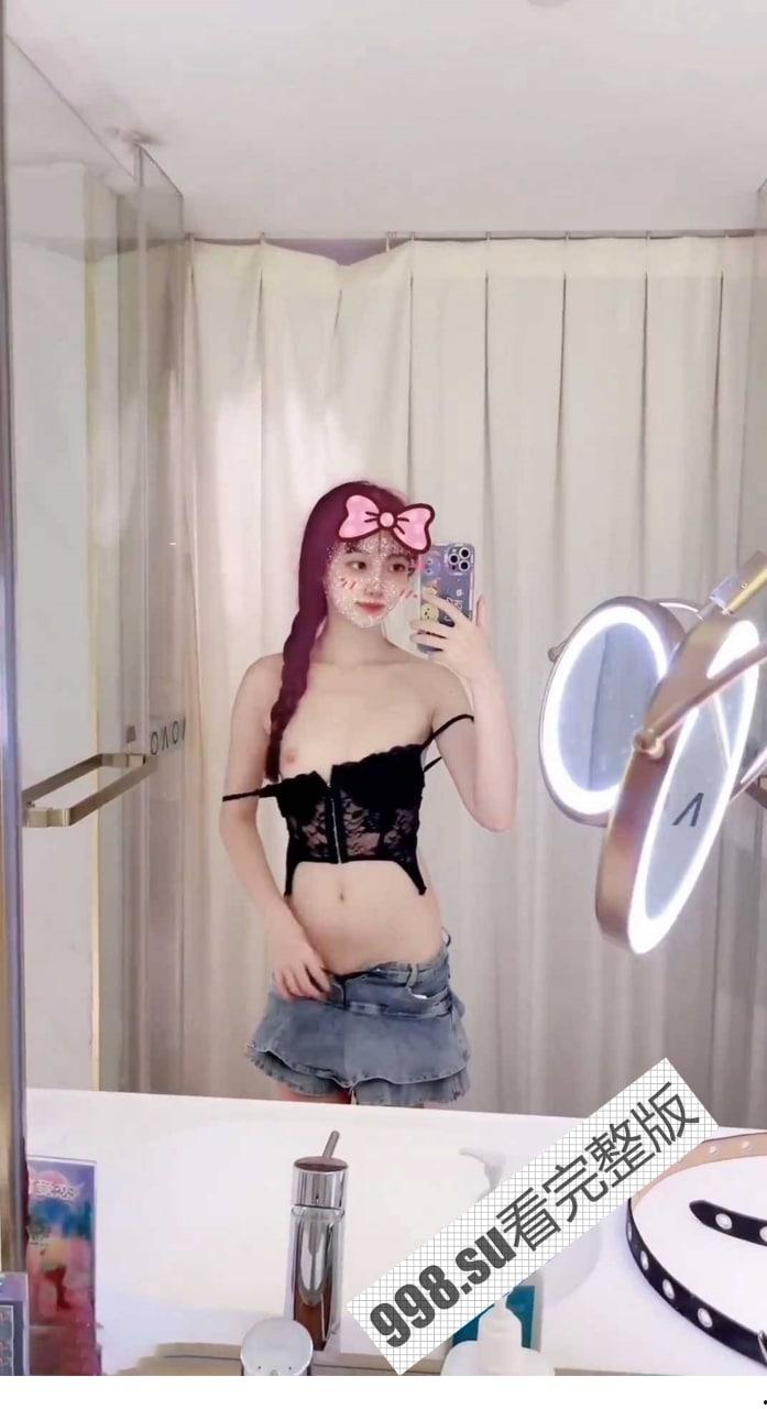 顶级露出艺术家『娜娜』最新脱衣裸舞洗澡紫薇篇 肆意玩弄青春肉体 逼脸同框  第3张