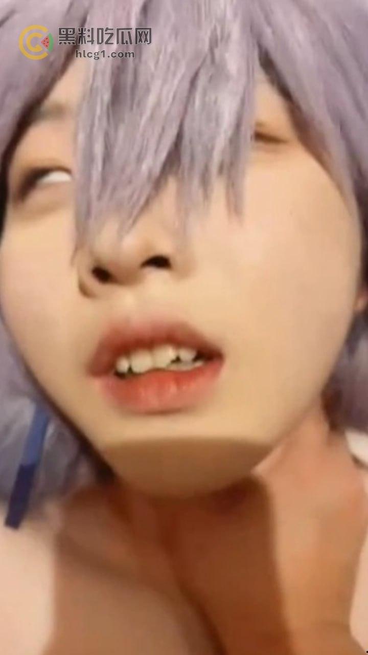 B站二次元网红若若不男大瓜！07年嫩妹钟若男私拍视频与金主亲密照曝光！  第4张