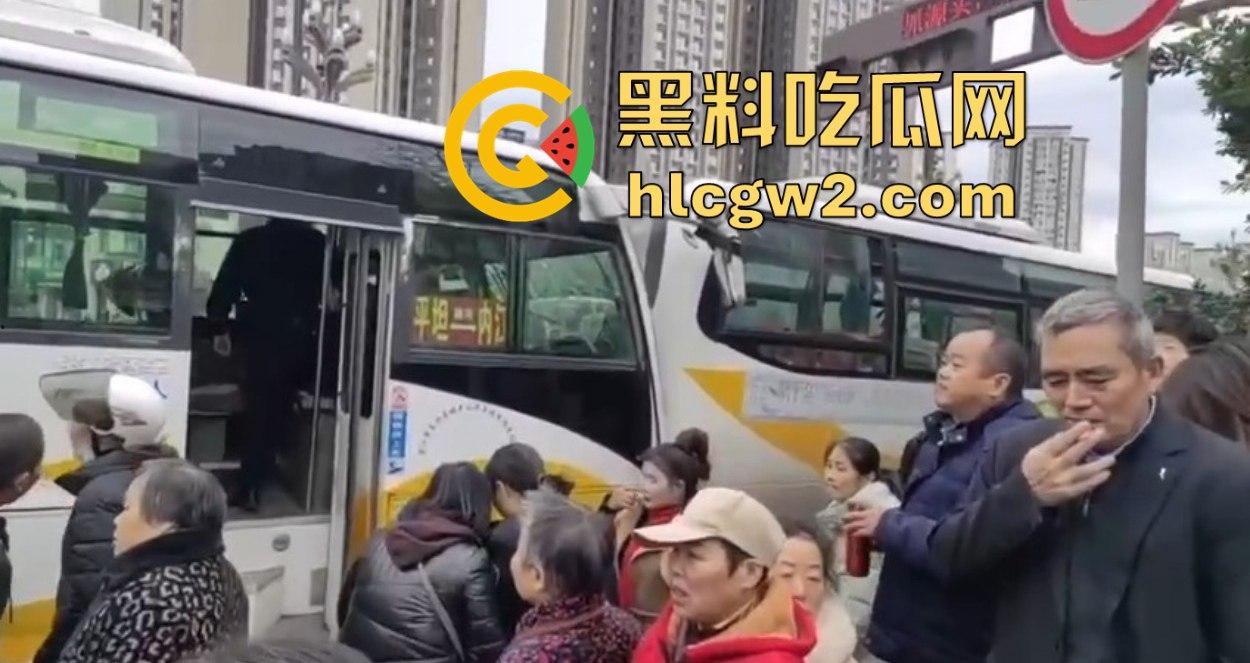 四川内江公交惨剧震惊全城！司机突发疾病酿悲剧，谁来为1死4伤的血泪买单？  第13张