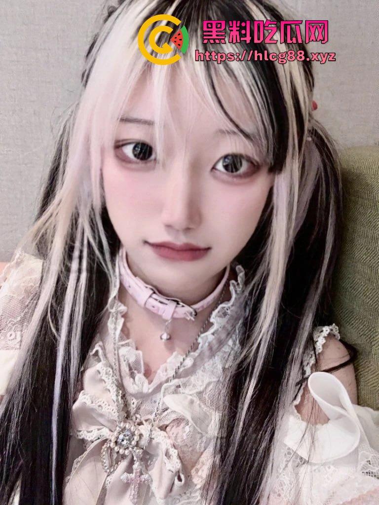 南宁地雷系女萝莉『雪代巴』纯情嫩娃变浪货，被金主老爹捅得嗲穴狂吼，小学妹嗲声淫吼震碎舔狗三观！  第1张