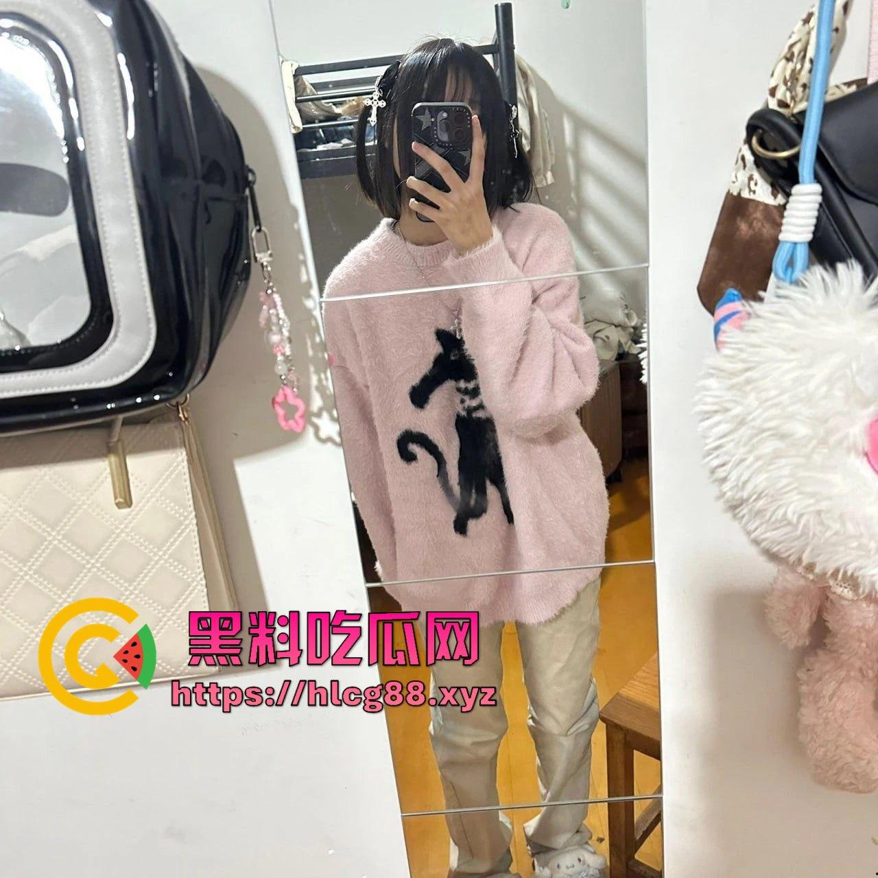 南宁地雷系女萝莉『雪代巴』纯情嫩娃变浪货，被金主老爹捅得嗲穴狂吼，小学妹嗲声淫吼震碎舔狗三观！  第3张