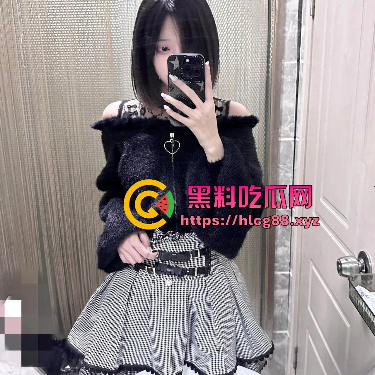 南宁地雷系女萝莉『雪代巴』纯情嫩娃变浪货，被金主老爹捅得嗲穴狂吼，小学妹嗲声淫吼震碎舔狗三观！  第4张