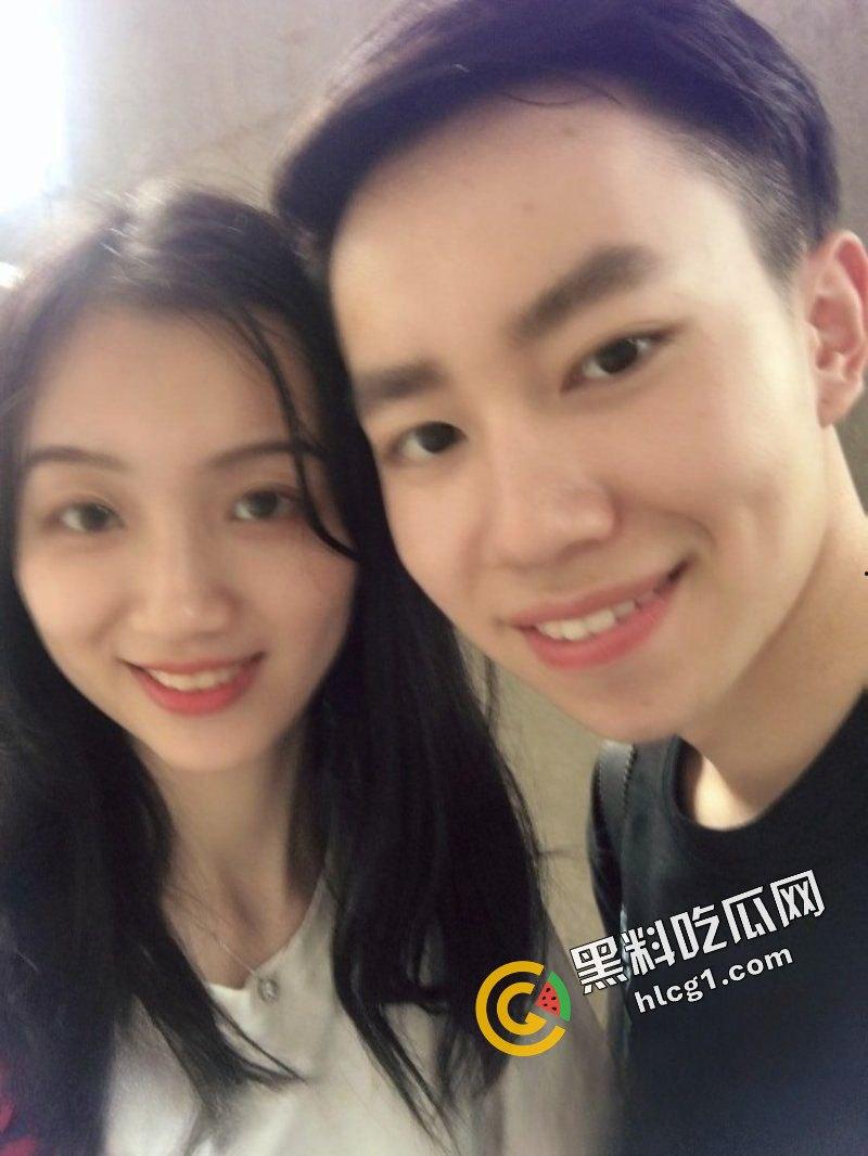 网友分手后曝光初恋女友『周亦薇』Q弹白臀 馒头逼 酒店啪啪视频流出  第3张