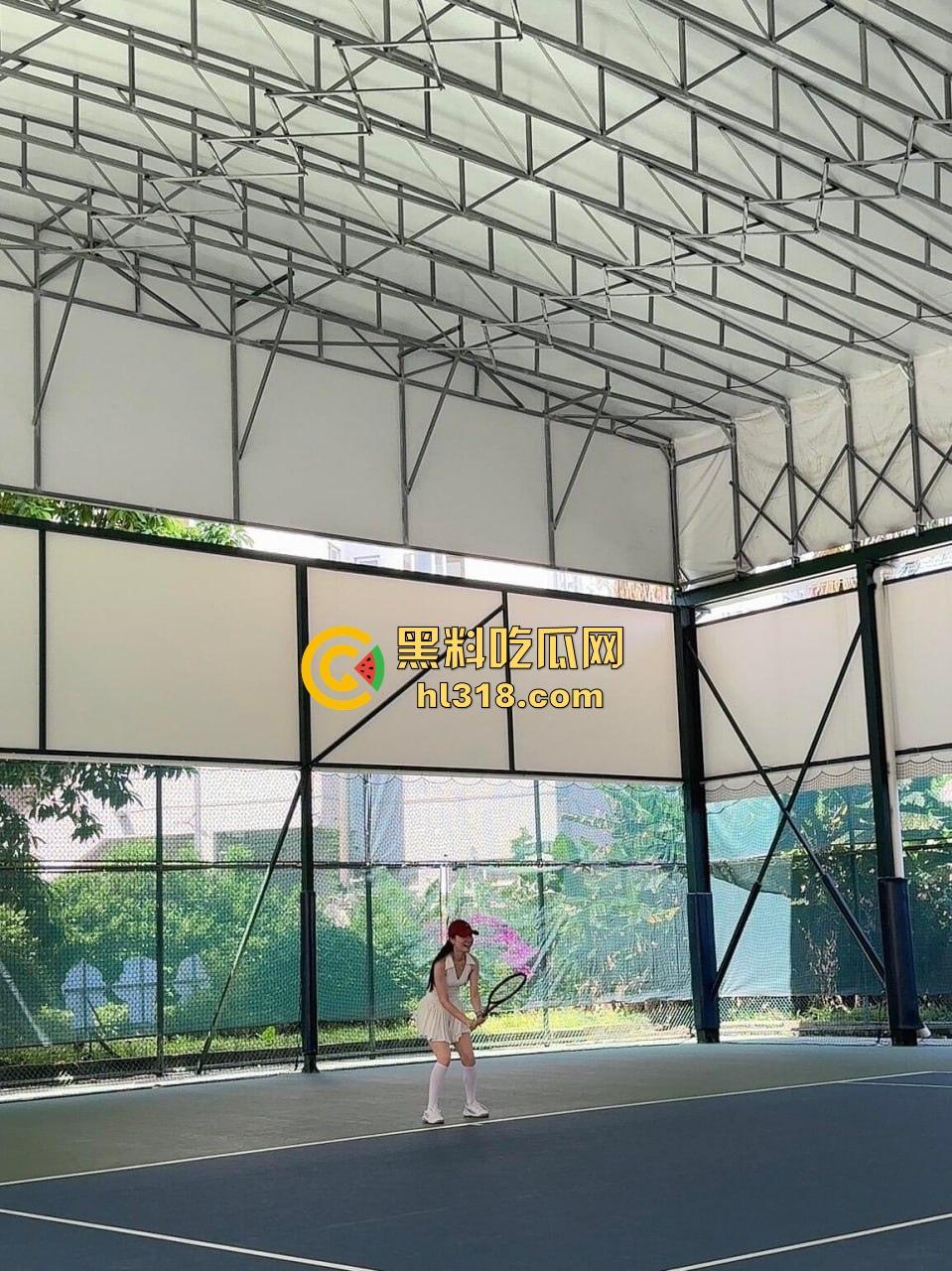 富哥分享他的网球搭子！高颜值极品身材，肥而不腻关键口交技术一级棒，不愧是富哥吃的就是好！  第1张