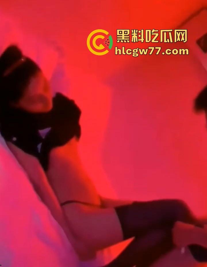 丁山职校大二学生妹【韩佳妮】带闺蜜约炮猛男 闺蜜在旁拍摄遭泄密 不雅视频全网疯传  第5张