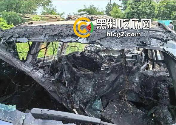 四川成都宝马新能源电车自燃事件！男子超速撞上安全岛 车毁人亡 瞬间火葬当场！  第12张