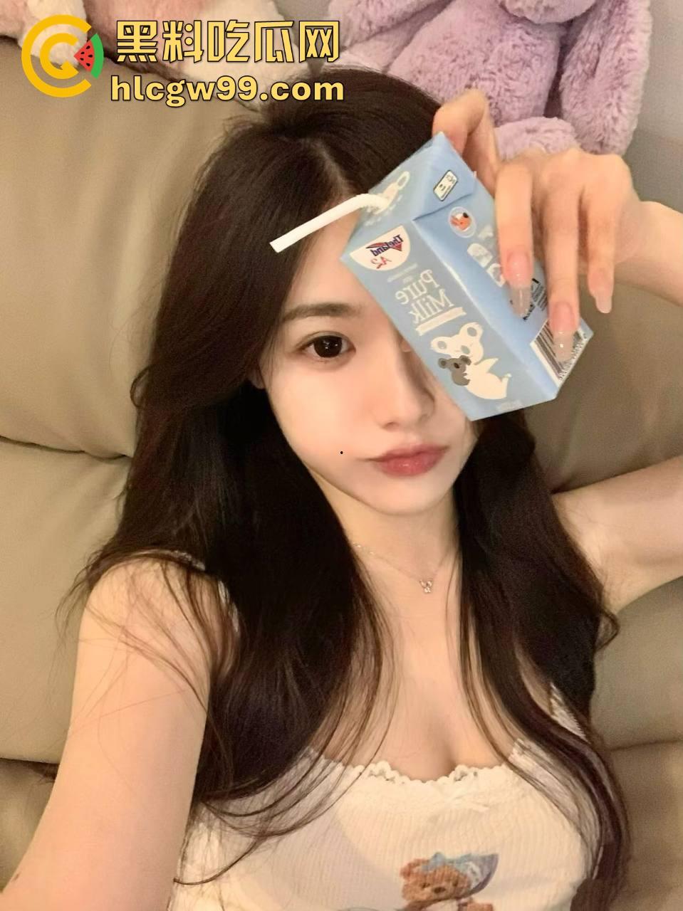 广州护士实习生『蓝美淇』开学前急约一炮，轻微洁癖却爱被抠逼，抠到手水肿，这逼是真湿还是有毒？  第2张