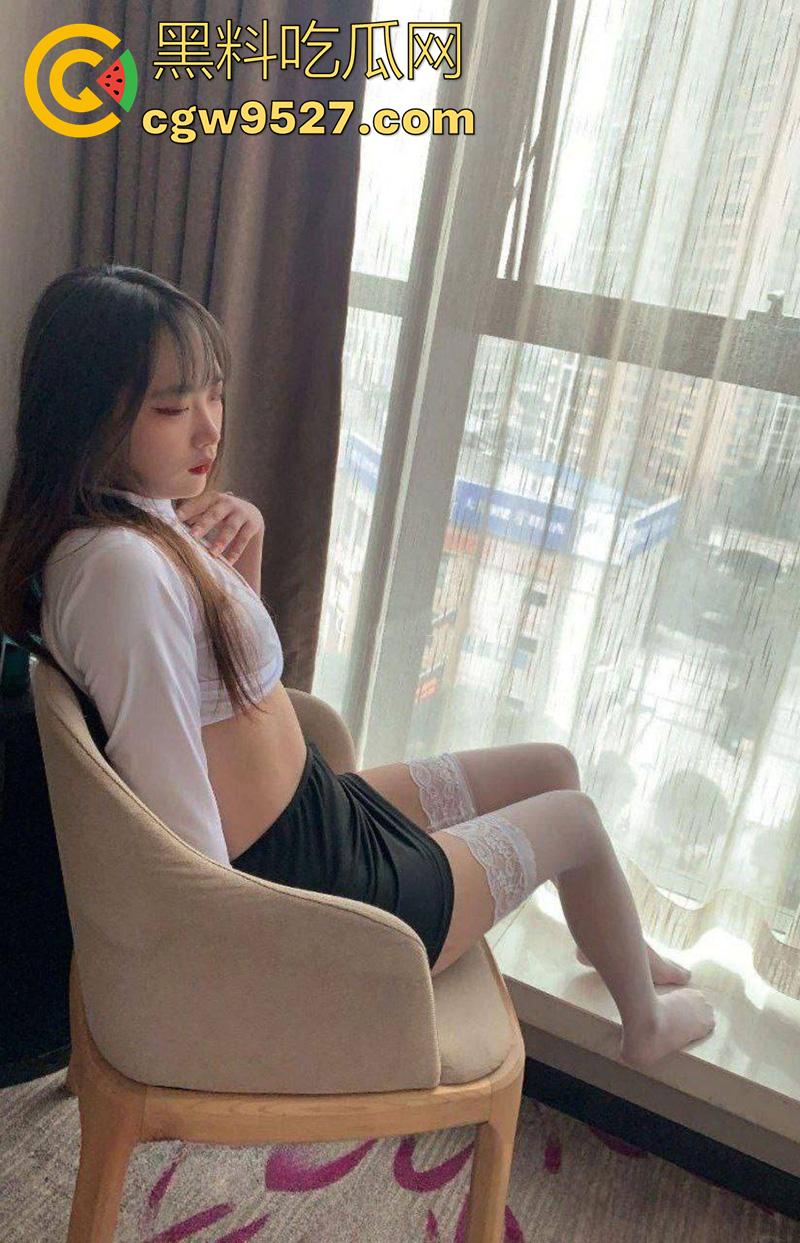 山东艺术学院舞蹈生【白梦雨】，清纯颜值顶级身材尤物，白天女神晚上母狗，被金主掰开嫩穴暴力抽插！  第4张