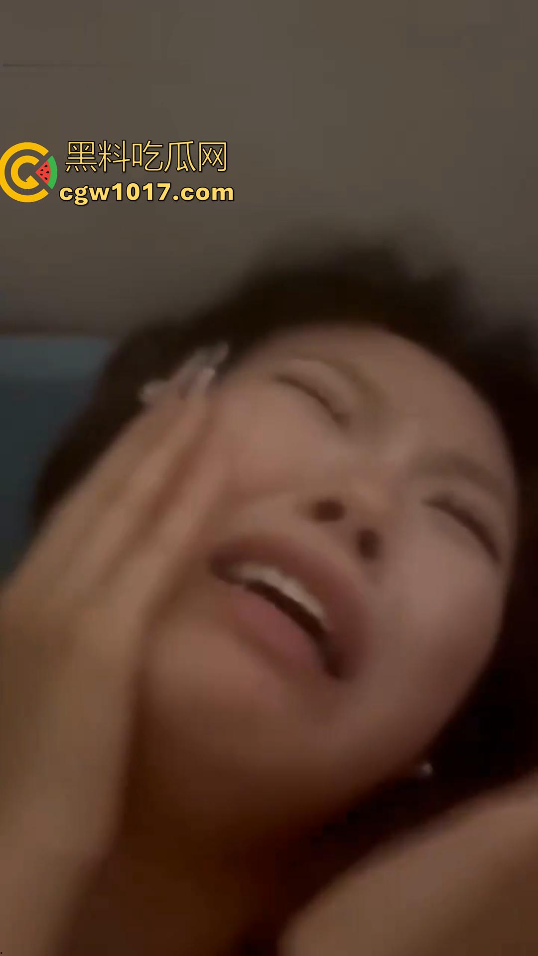 极品嫩妹性爱视频流出！男友做爱时掐脖子扇脸 直接暴力调教， 嫩妹一边被打一边被操 直接哭着说不做了要分手！  第6张