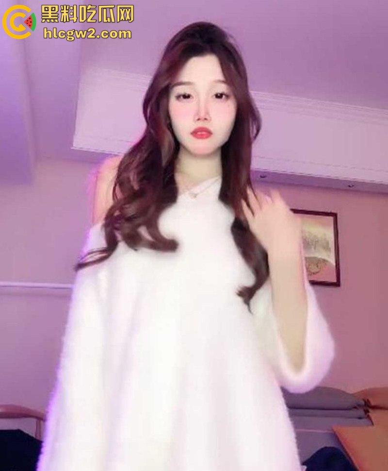 独家流出！网红福利姬【董小姐】放飞自我 美少女短裙全裸热舞 首次道具自慰流出白浆  第1张