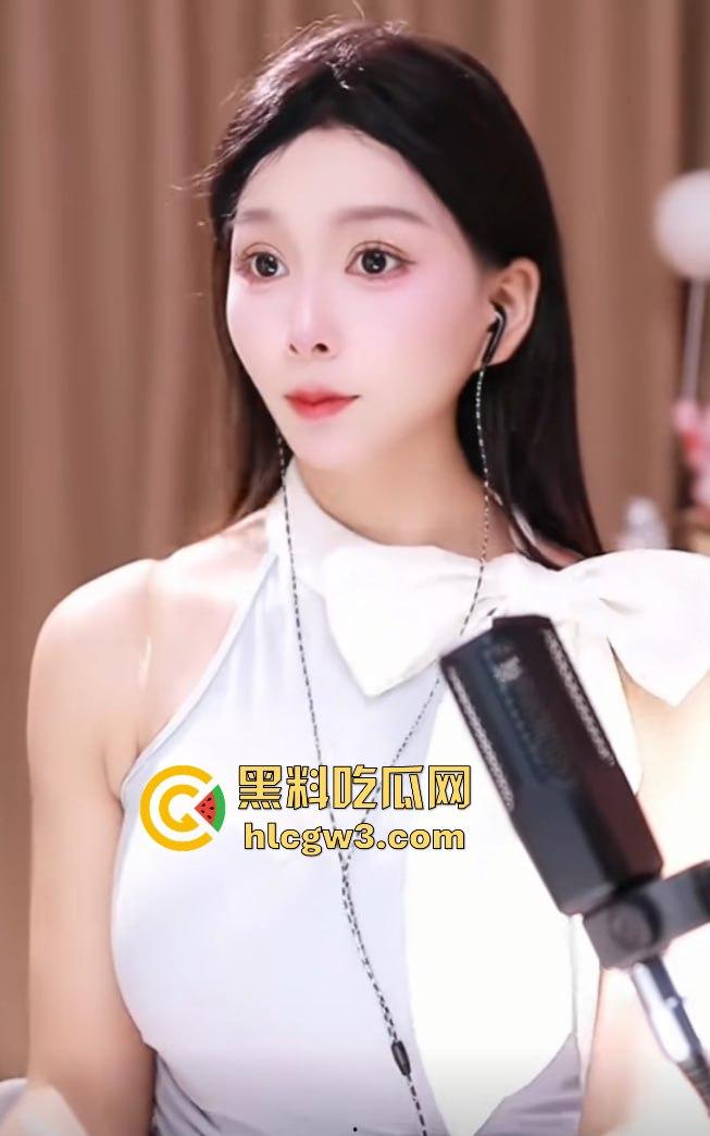 抖音骚气女网红『肉蛋战车』和『际遇』直播PK惩罚尺度爆炸 骚舞不够直接露奶露逼，真为流量拼到脱裤子！  第8张