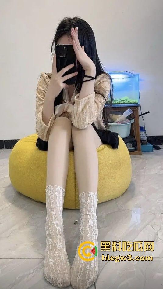 抖音骚气女网红『肉蛋战车』和『际遇』直播PK惩罚尺度爆炸 骚舞不够直接露奶露逼，真为流量拼到脱裤子！  第11张