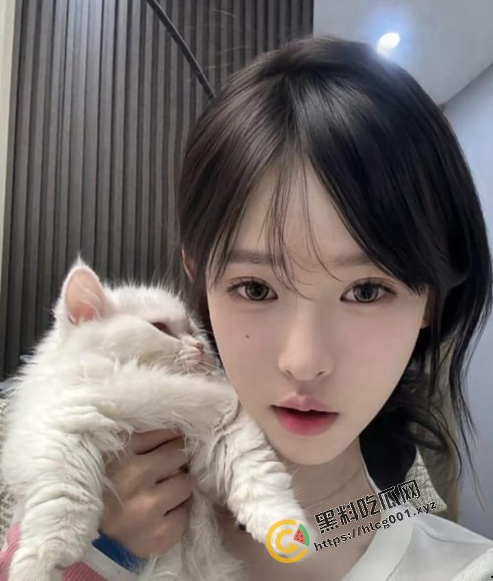 大哥在小群里炫耀捕获搞定抖音30W粉的女主播【妈沫】让她如何老老实实的吹箫！瓜友们觉得像不像？  第5张