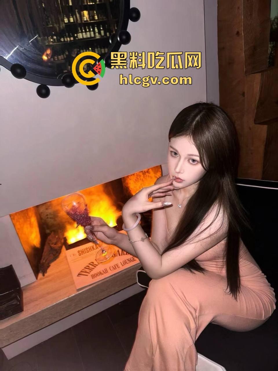 拜金女『 林诗曼 』日逼全能多线操作！一边被草一边语音和闺蜜聊男友内射问题，她这是在草间关怀！  第7张