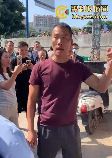 佛山大墩村网红对峙贪官！【怂仔不怂了】与梁主任红酒事件闹得沸沸扬扬，网友撑怂仔买酒助力！  第20张