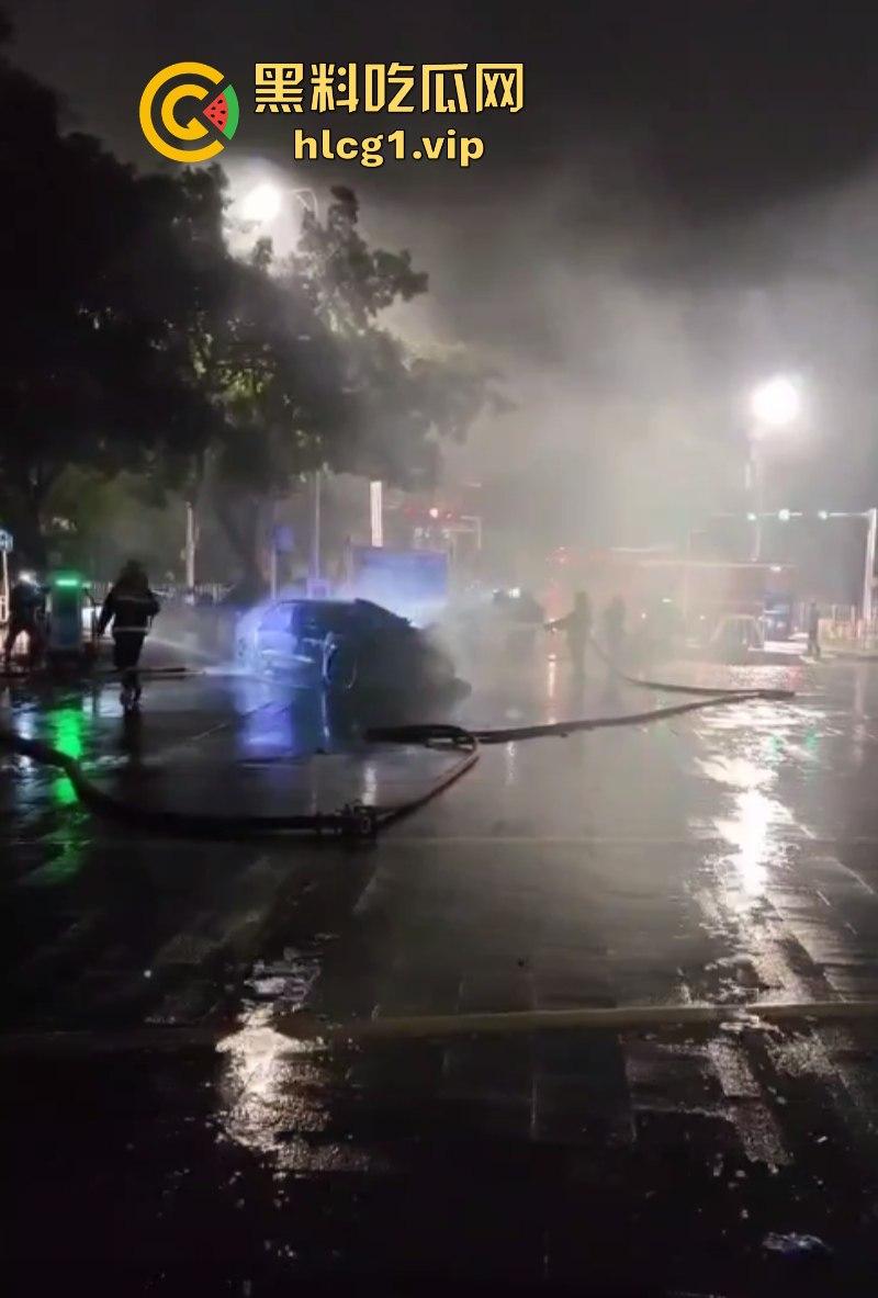 炸翻了！充电时发生严重爆炸 但极氪001 零自燃记录意外保持住了？  第6张