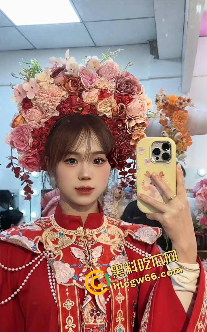 四川通江白虎骚婊『肖秋柔』电竞酒店猛操现场曝光，后入狂干一小时，小穴水多活儿贼骚！  第3张