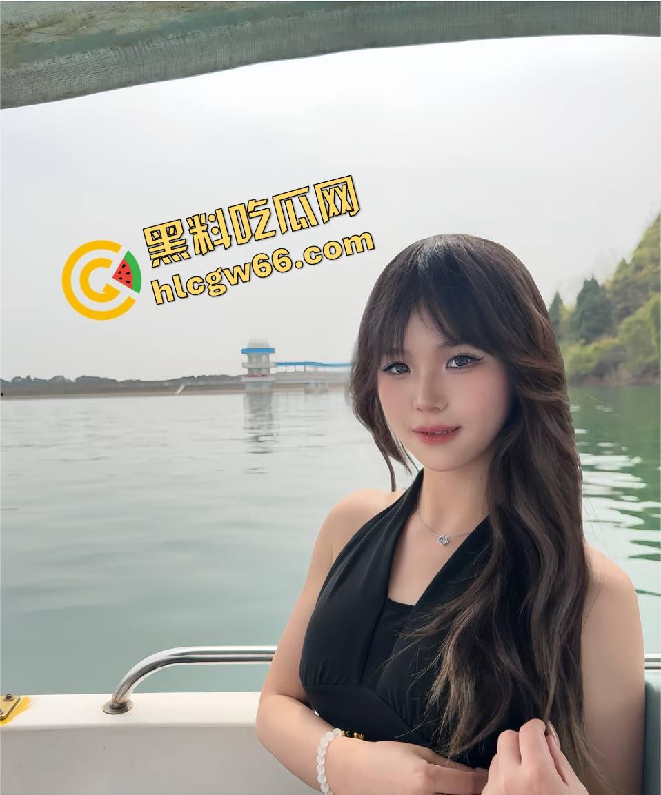 四川通江白虎骚婊『肖秋柔』电竞酒店猛操现场曝光，后入狂干一小时，小穴水多活儿贼骚！  第5张