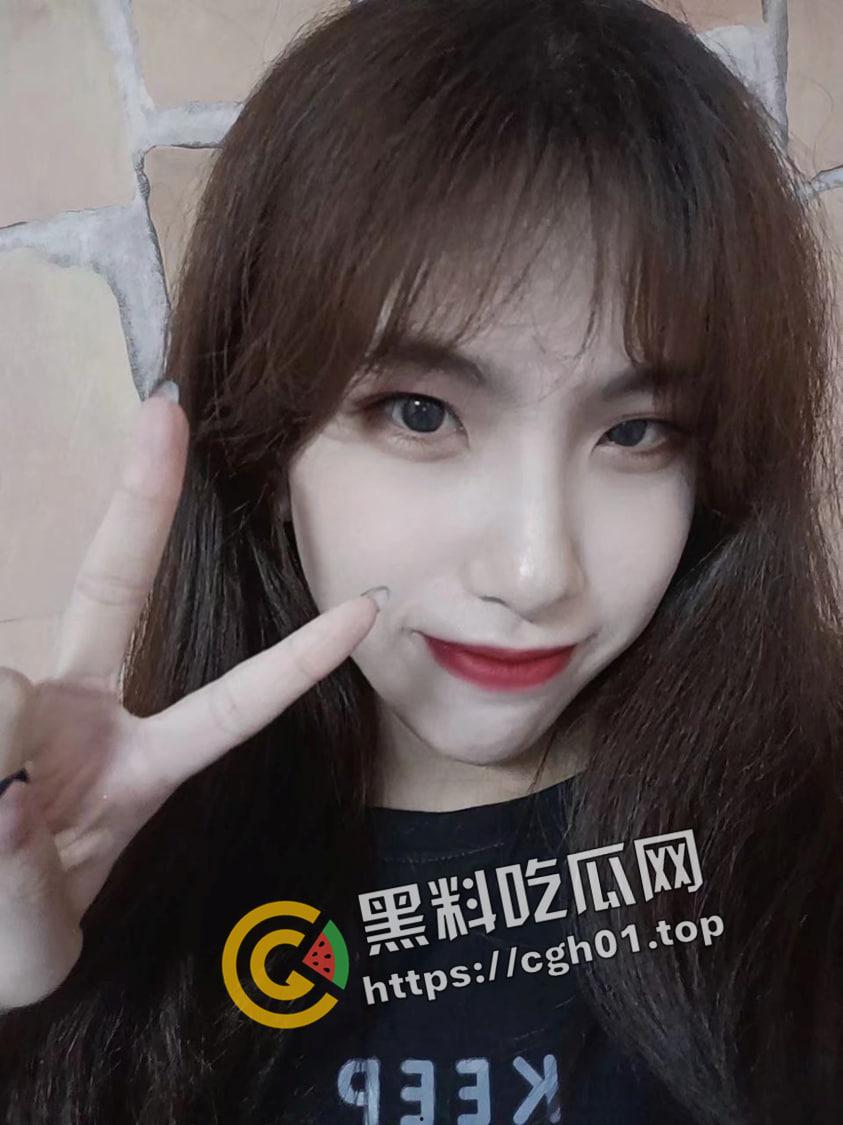 烟台理工学院母狗【安兆晨】反差婊装清高 叫声又浪又骚 自慰揉奶子勾引男人视频被流出  第2张