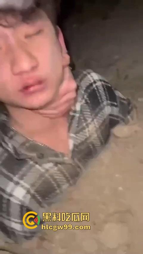 河北精神小伙直接把人埋土里玩活埋，现实版黑社会上演，影视剧诚不欺我，宇将军后继有人！  第2张