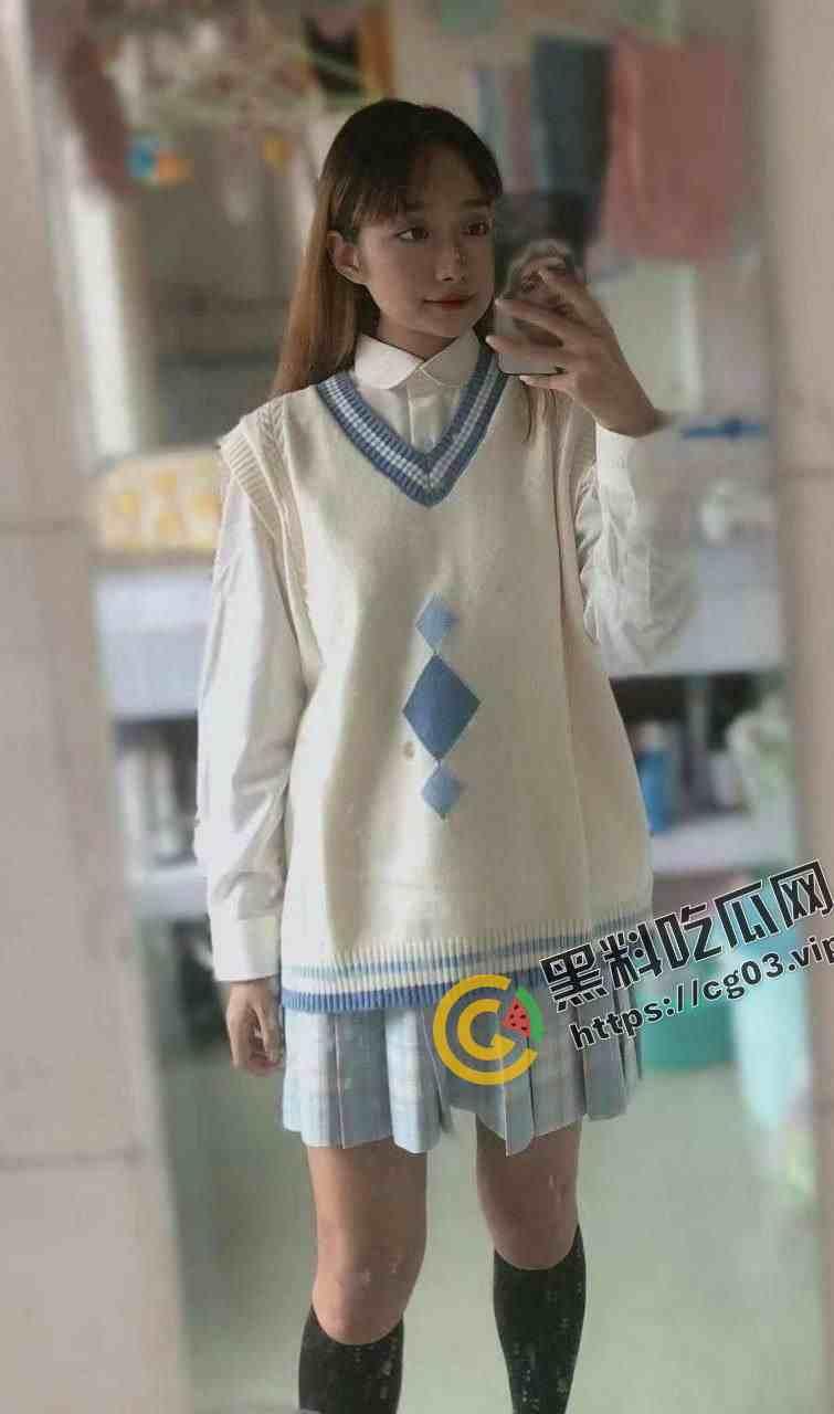 四川 资中县99年反差母狗【彭麒融】 裸贷无力偿还 被大哥拿下  视频被流出 第5张