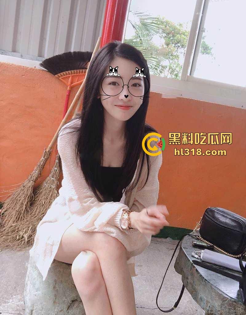 清纯女神【谭慧慧】一对一裸聊视频流出,极品巨乳尤物生间抠逼自慰,粉嫩骚穴特写,母狗本性暴露无遗! 第3张 清纯女神【谭慧慧】一对一裸聊视频流出,极品巨乳尤物生间抠逼自慰,粉嫩骚穴特写,母狗本性暴露无遗! 第3张