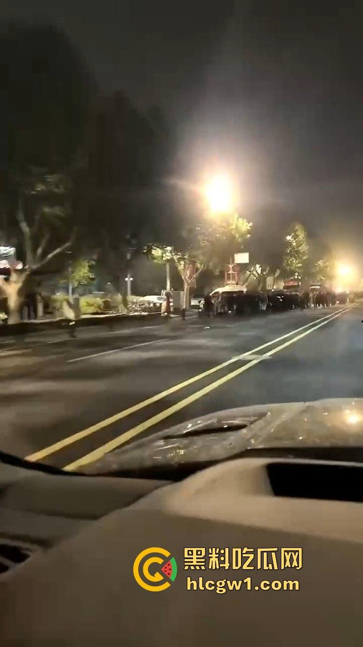 浙江义乌南山区地毯式搜索凶手!群众瑟瑟发抖,警方封锁整片山林! 第3张 浙江义乌南山区地毯式搜索凶手!群众瑟瑟发抖,警方封锁整片山林! 第3张