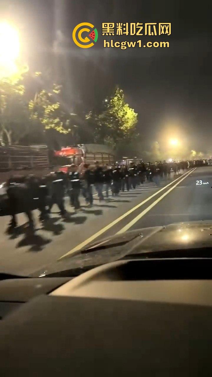 浙江义乌南山区地毯式搜索凶手!群众瑟瑟发抖,警方封锁整片山林! 第4张 浙江义乌南山区地毯式搜索凶手!群众瑟瑟发抖,警方封锁整片山林! 第4张