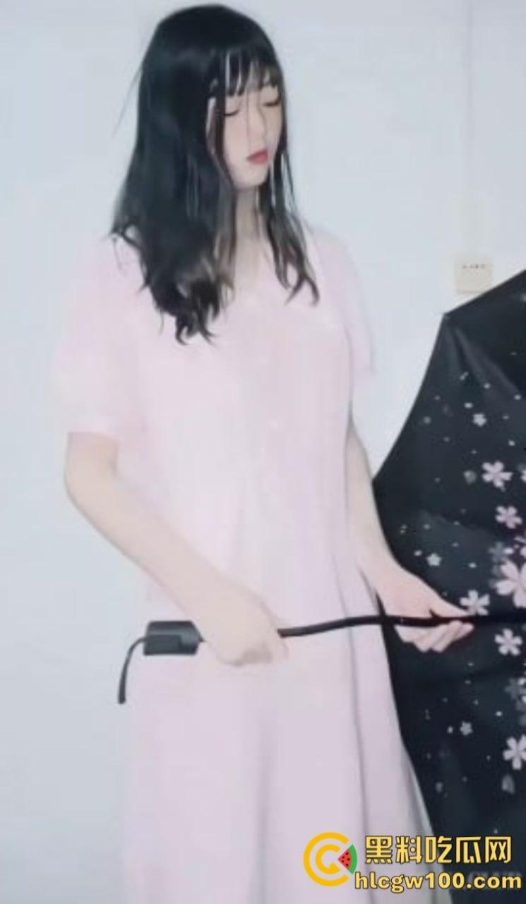 推特人瘦奶大小魔女【蒂米】最新定制私拍合集 裸舞顶胯道具自慰 被猛男无套抽插内射 第2张 推特人瘦奶大小魔女【蒂米】最新定制私拍合集 裸舞顶胯道具自慰 被猛男无套抽插内射 第2张